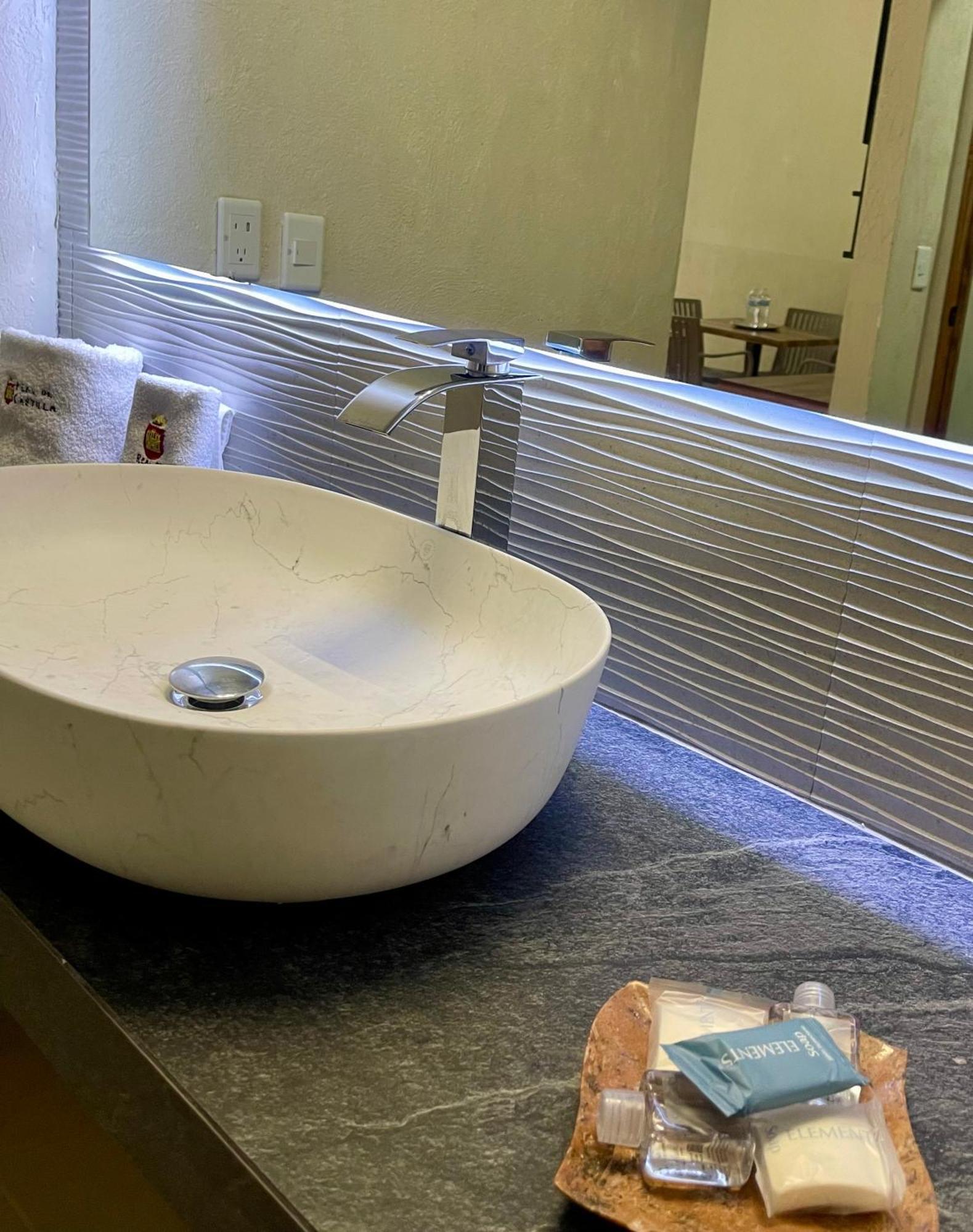 Hotel Real De Castilla Nuovo 瓜达拉哈拉 外观 照片